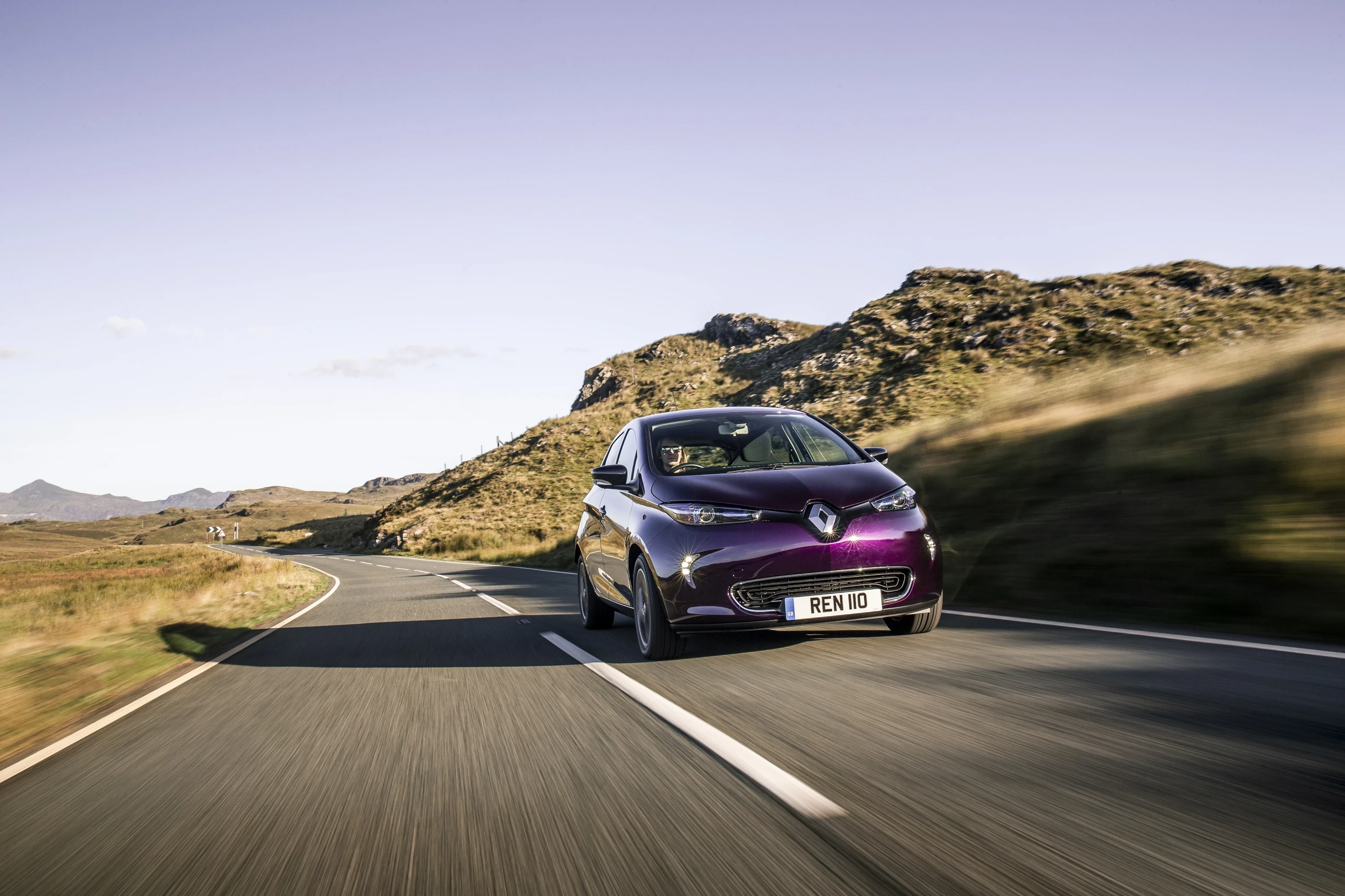 Renault ZOE R110 ZE50 exterior view