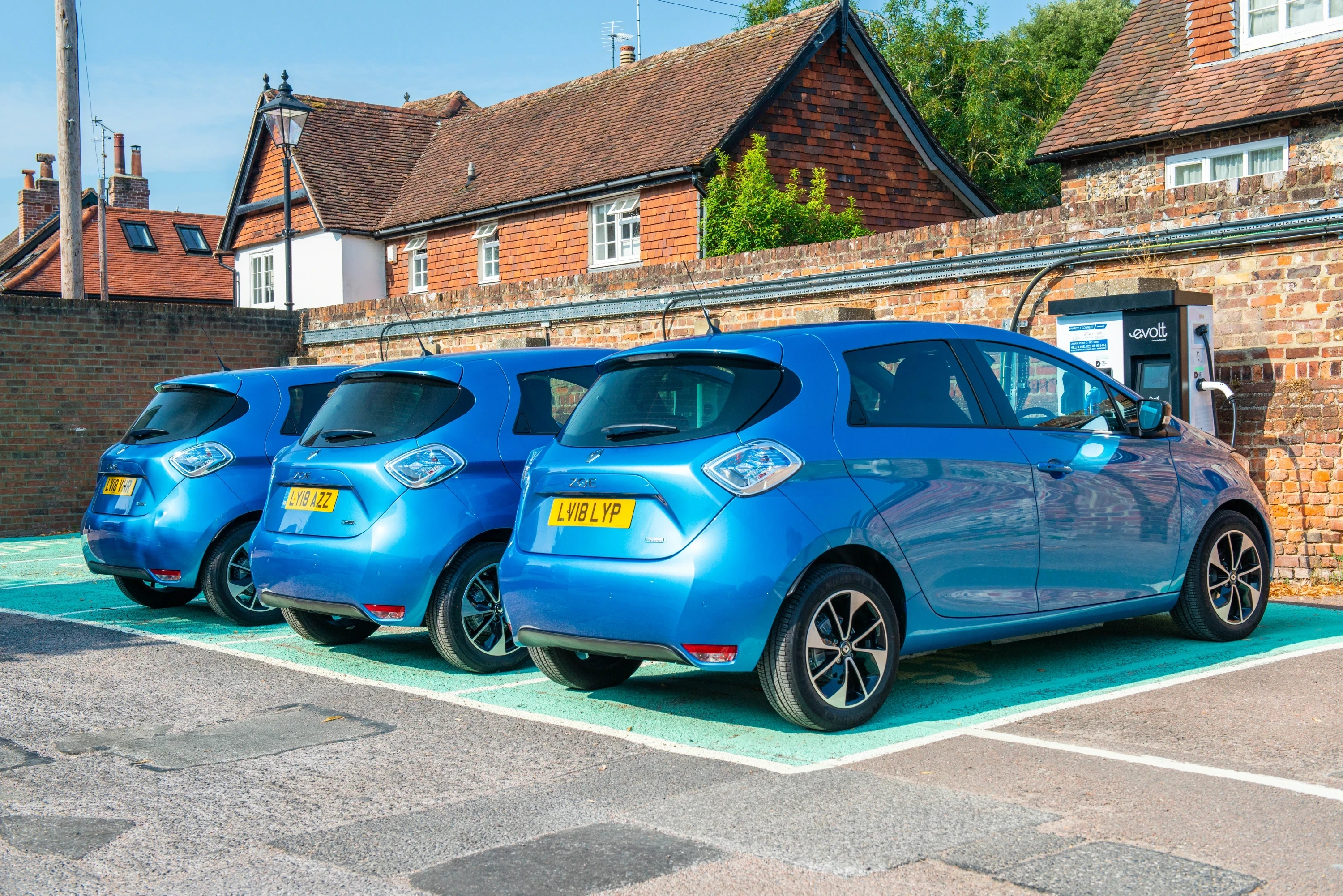 Renault ZOE R110 ZE50 exterior view