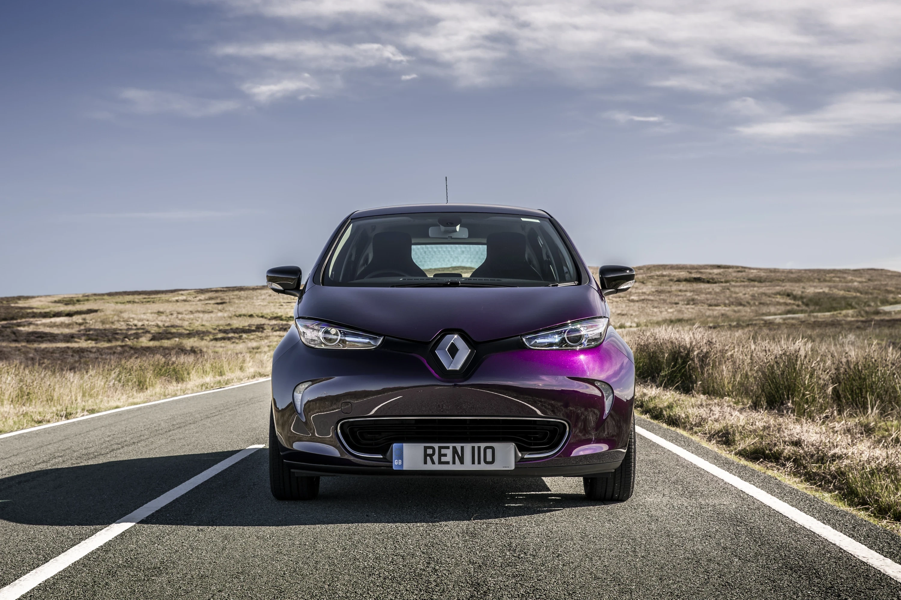 Renault ZOE R135 ZE50 exterior view