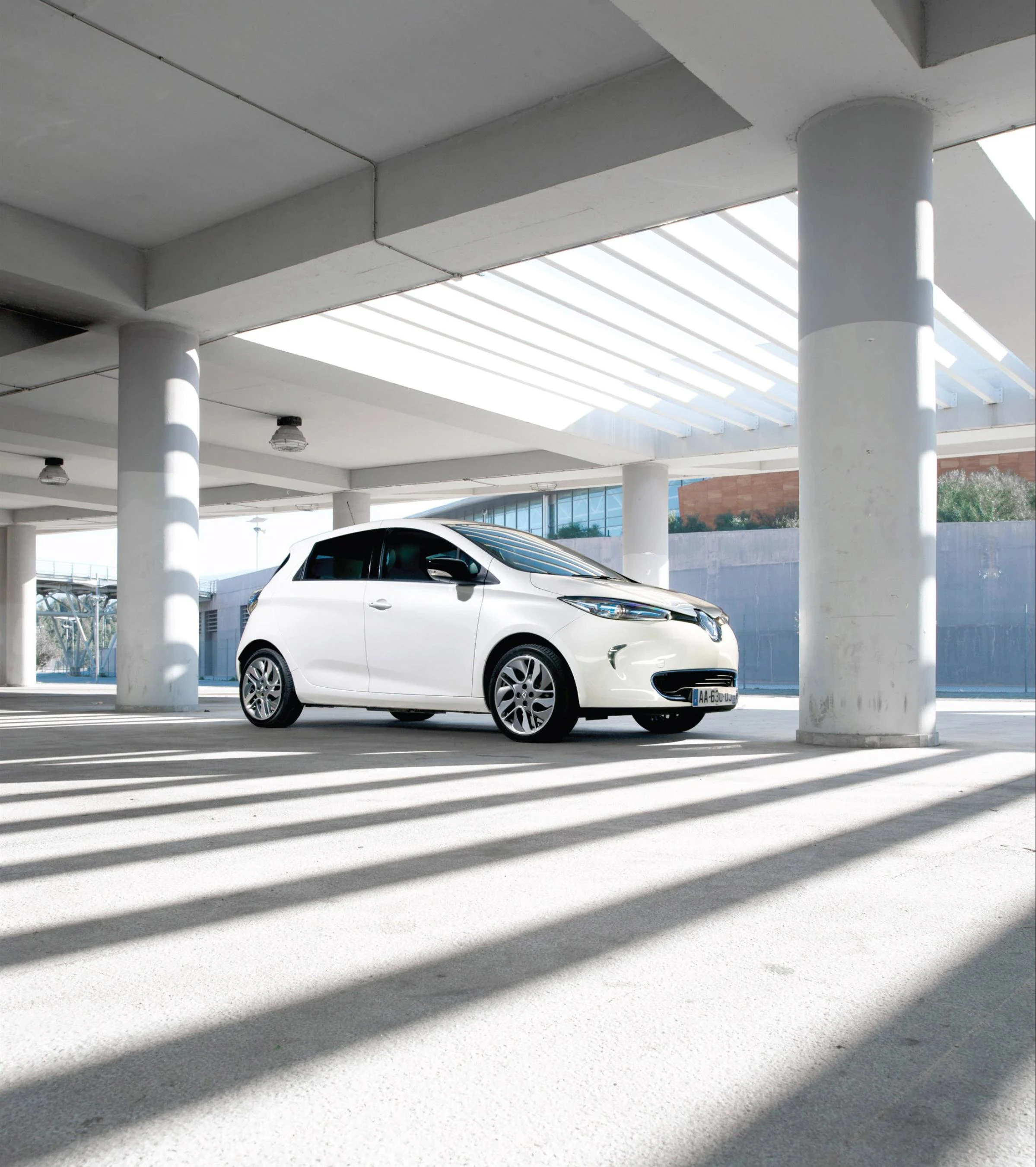 Renault ZOE R240 exterior view