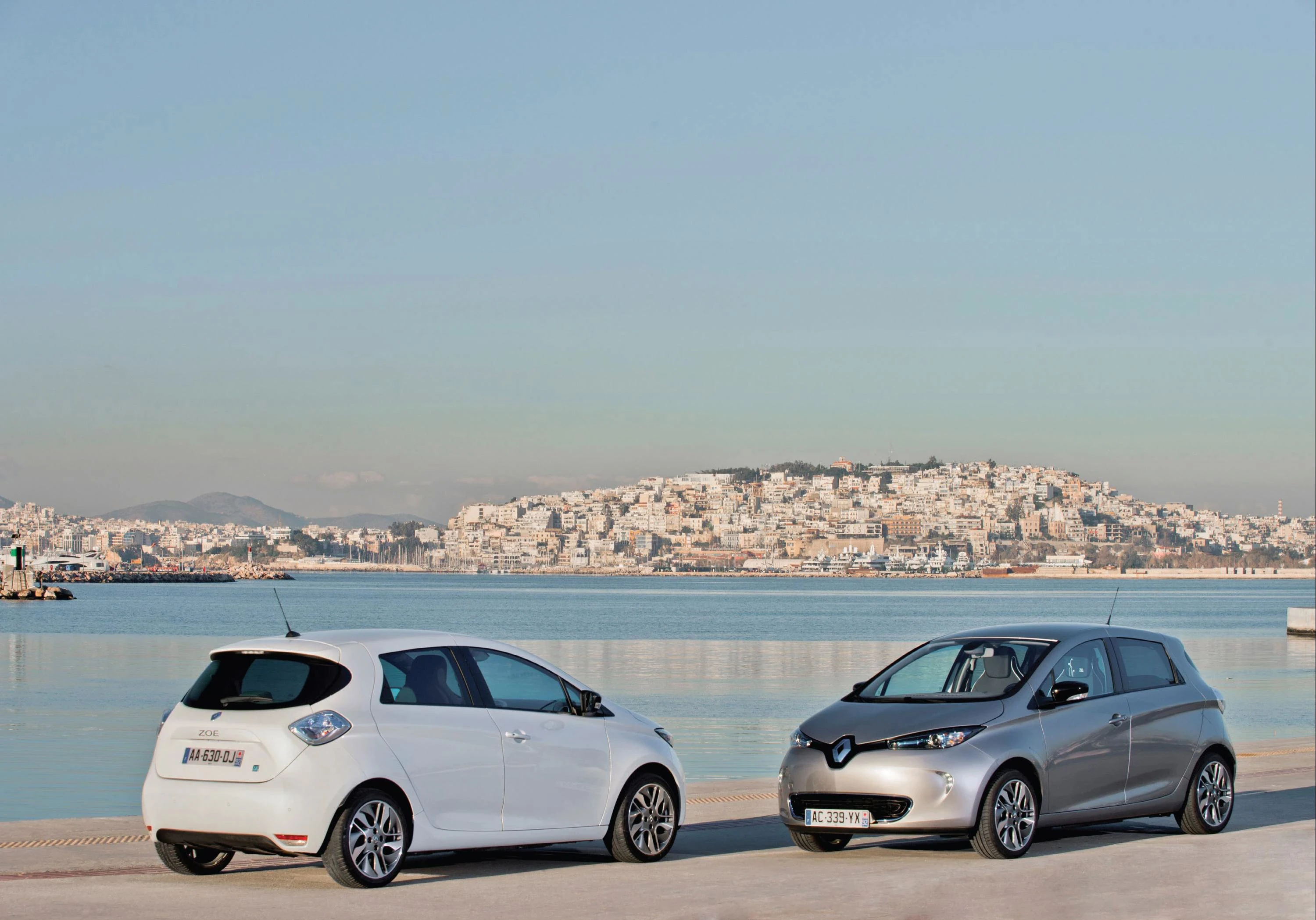 Renault ZOE R240 exterior view