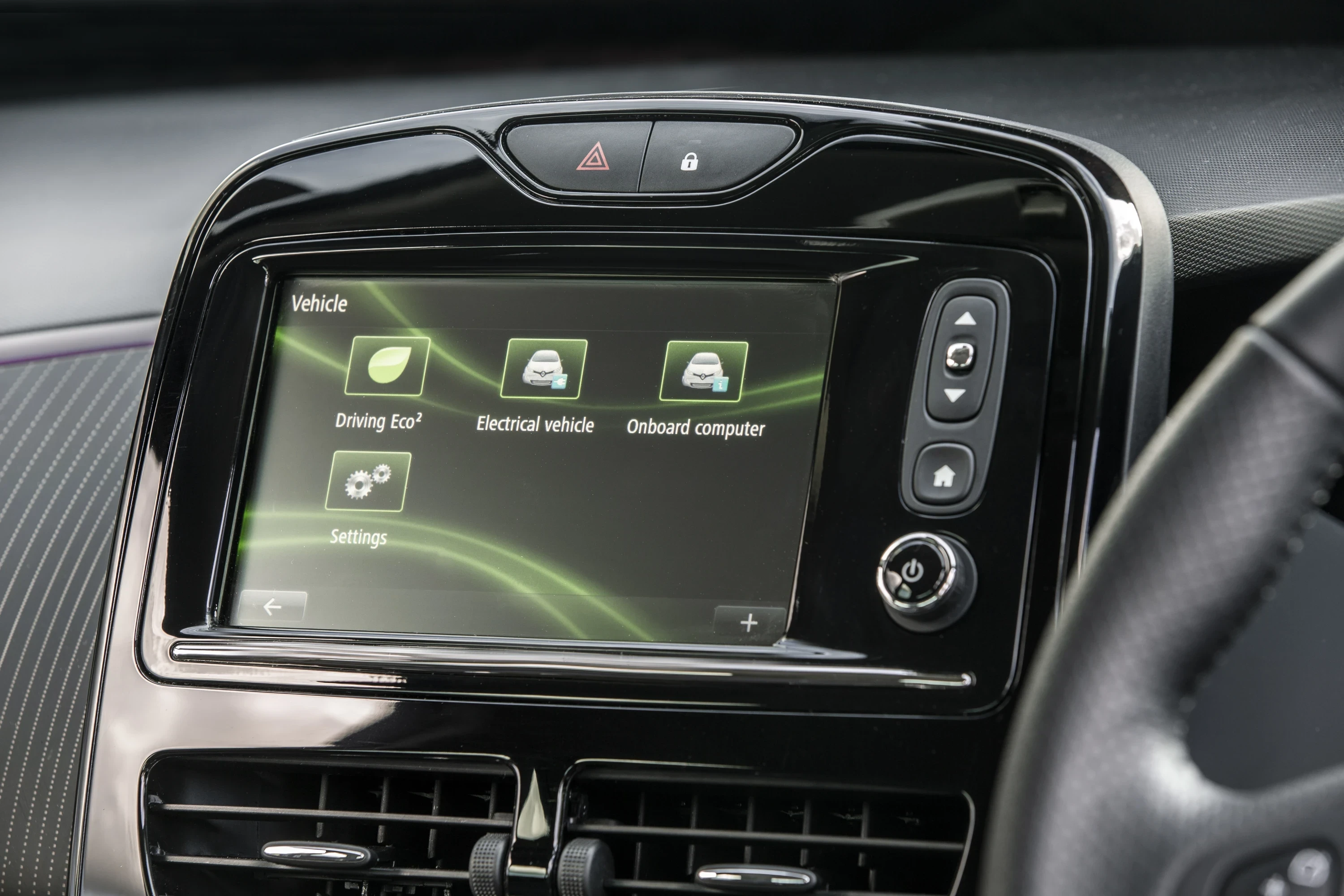 Renault ZOE R90 screens view