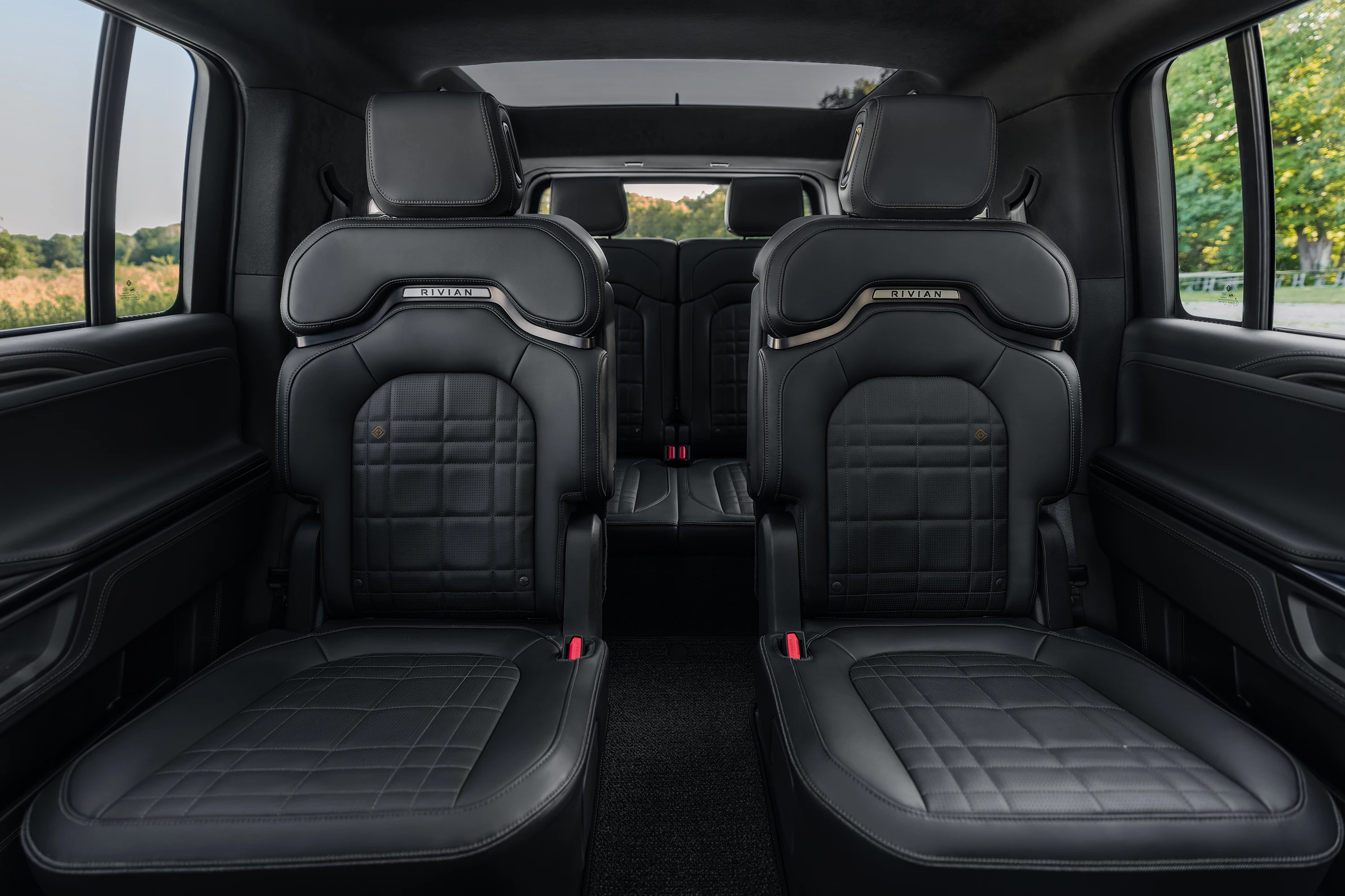 Rivian R1S Dual-Motor AWD LP secondrowseats view