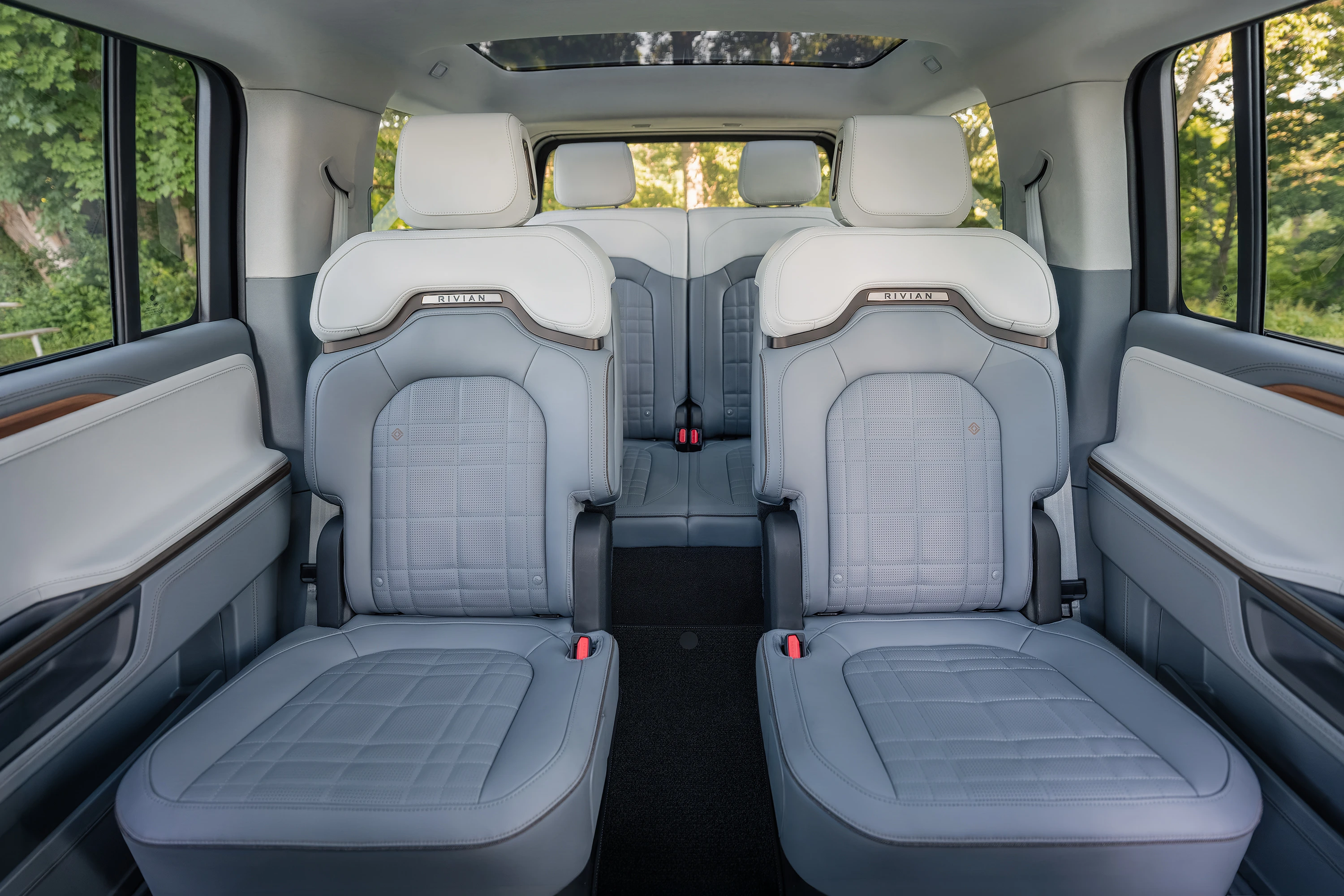 Rivian R1S Dual-Motor AWD LP secondrowseats view