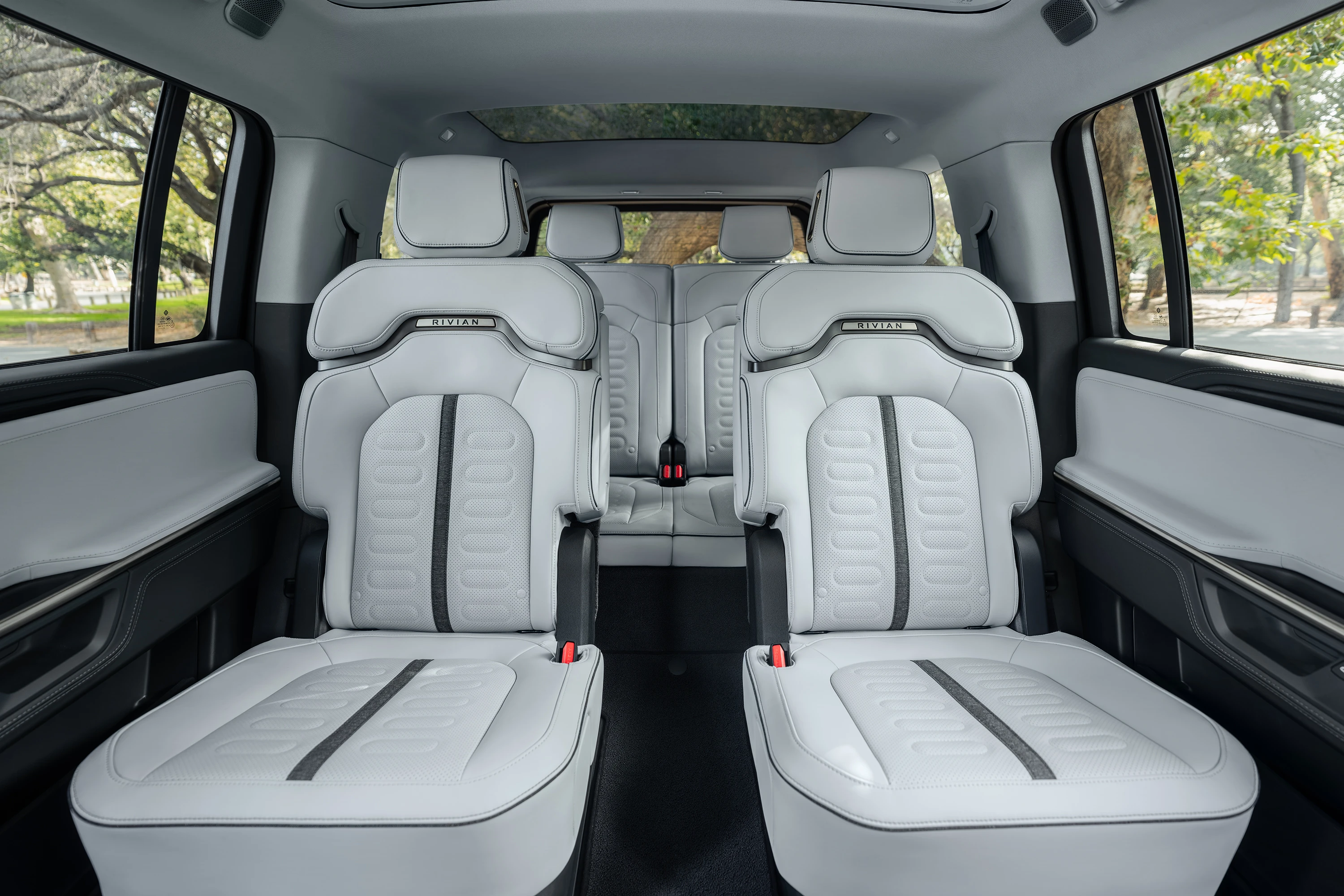 Rivian R1S Dual-Motor AWD LP secondrowseats view
