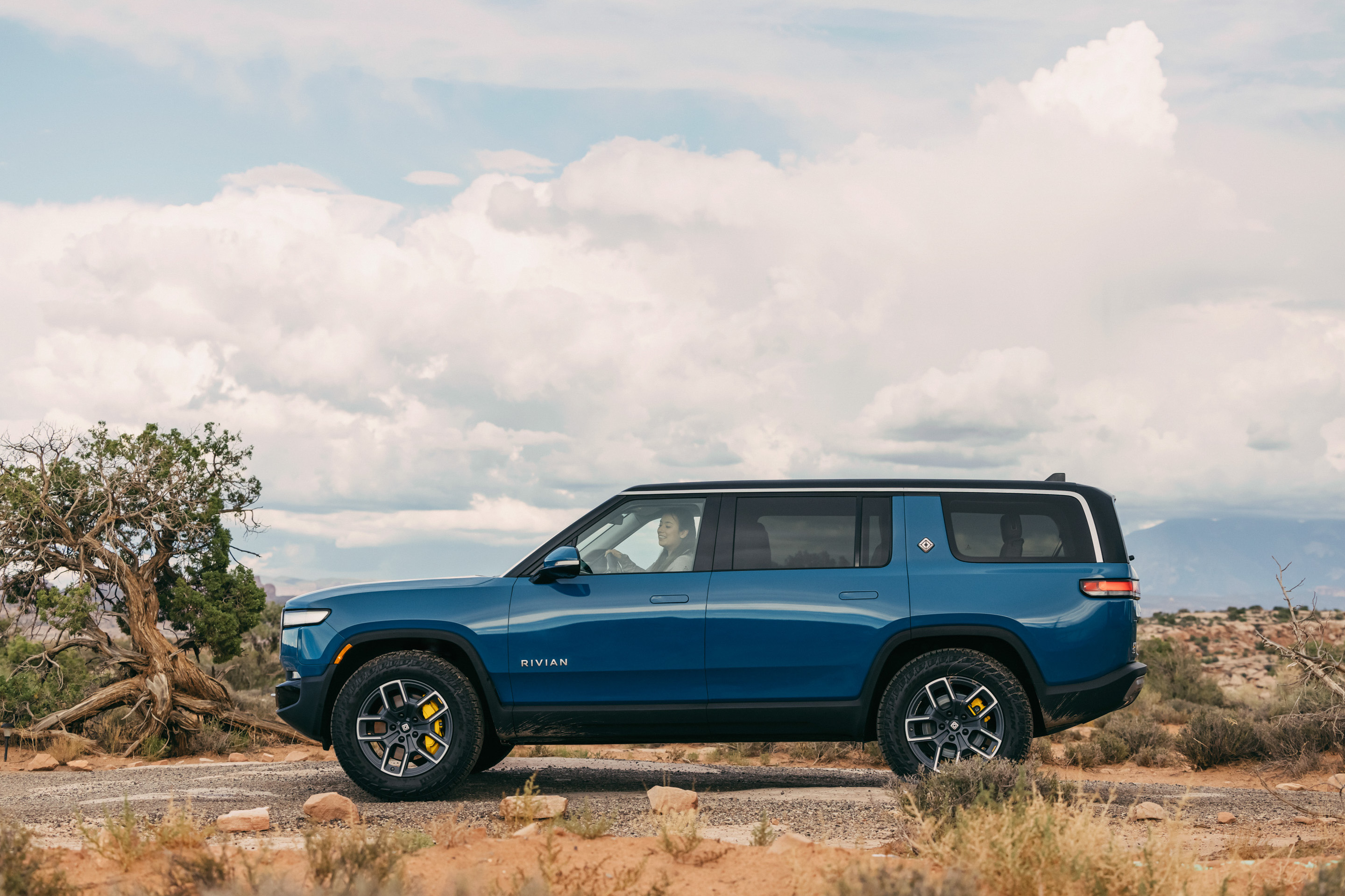 Rivian R1S Performance Dual-Motor AWD LP electric vehicle variant