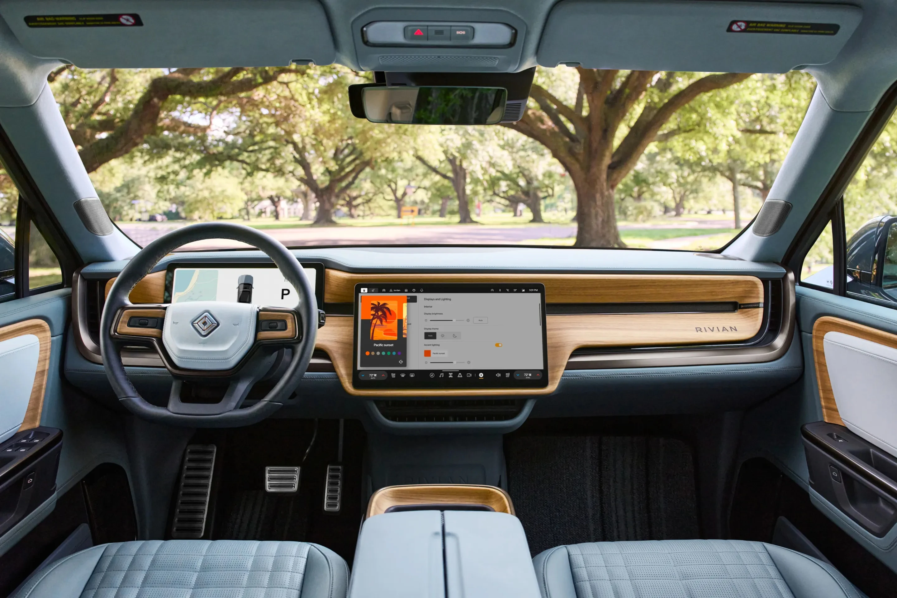Rivian R1S Performance Dual-Motor AWD MP interior view