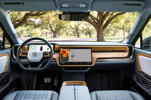 Rivian R1S Tri-motor AWD MP interior view