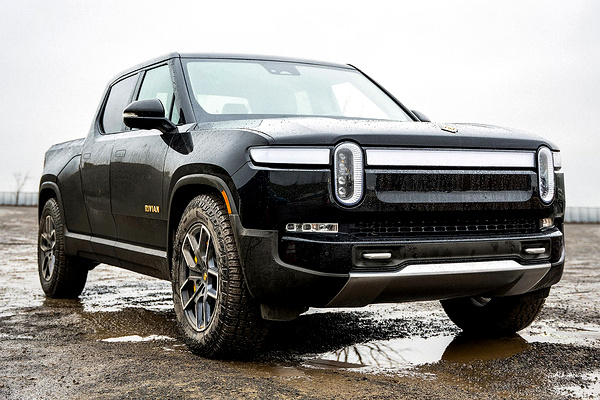 Rivian R1T Performance Dual-Motor AWD MP exterior view
