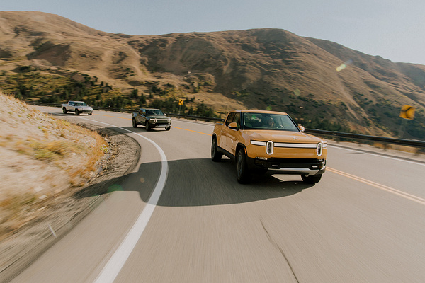 Rivian R1T Performance Dual-Motor AWD MP exterior view
