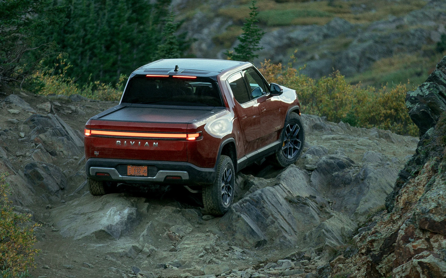 Rivian R1T Quad-Motor AWD exterior view