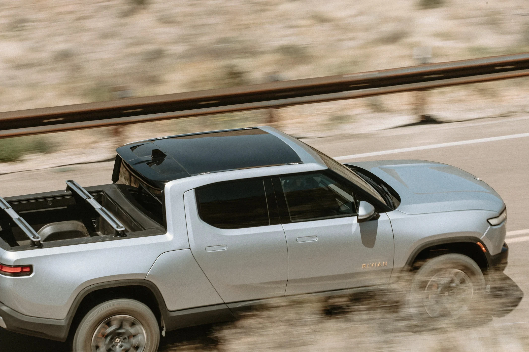 Rivian R1T Quad-Motor AWD exterior view