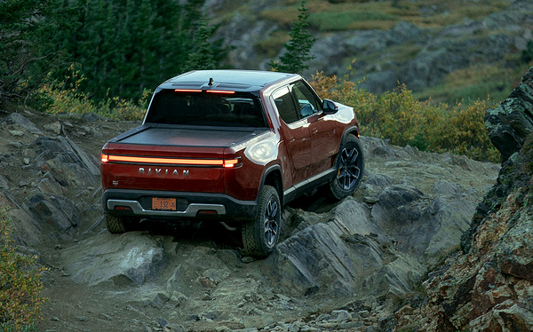 Rivian R1T Quad-Motor AWD exterior view