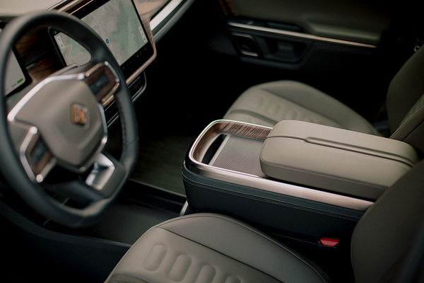 Rivian R1T Quad-Motor AWD interior view