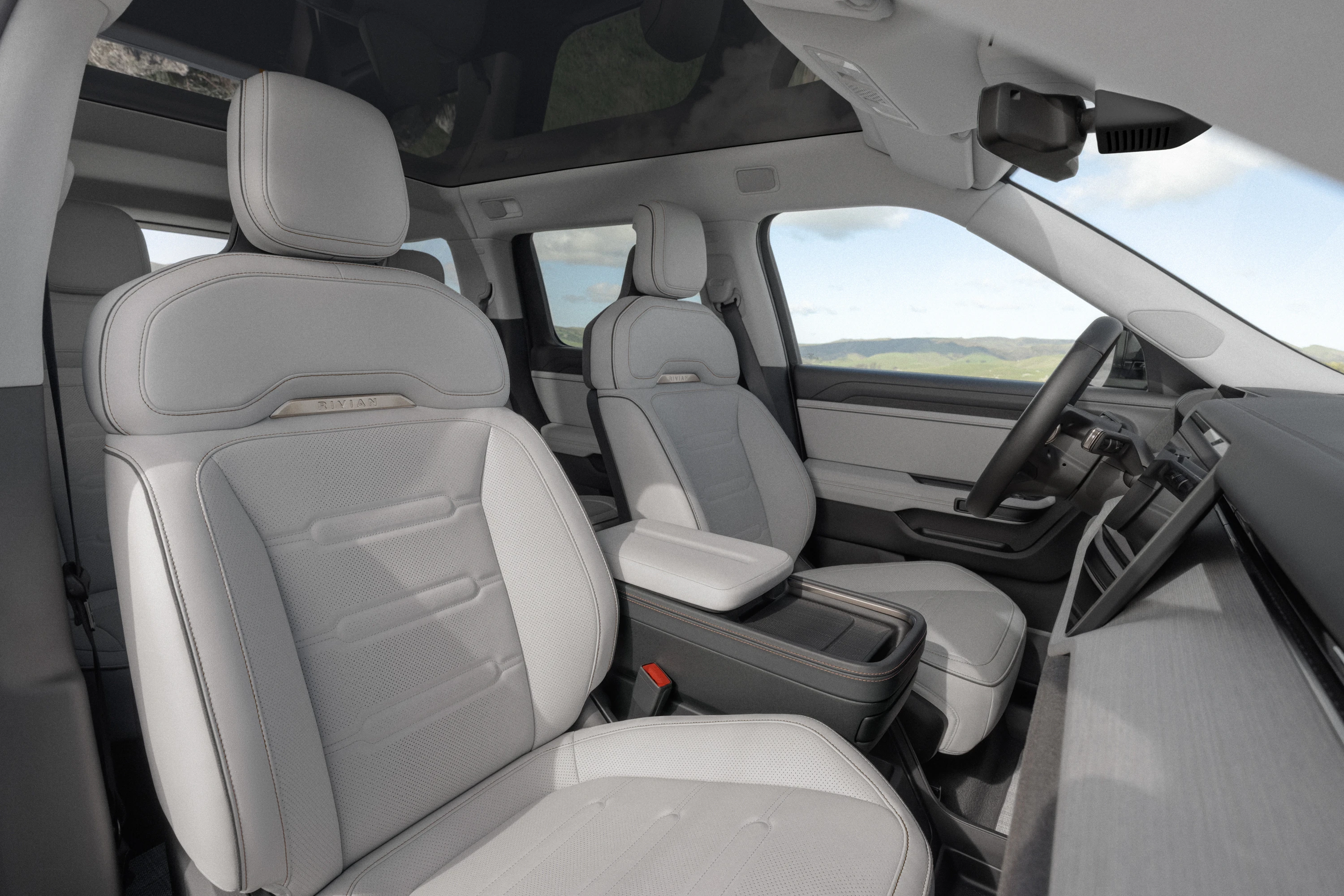 Rivian R2 Dual-Motor AWD frontseats view