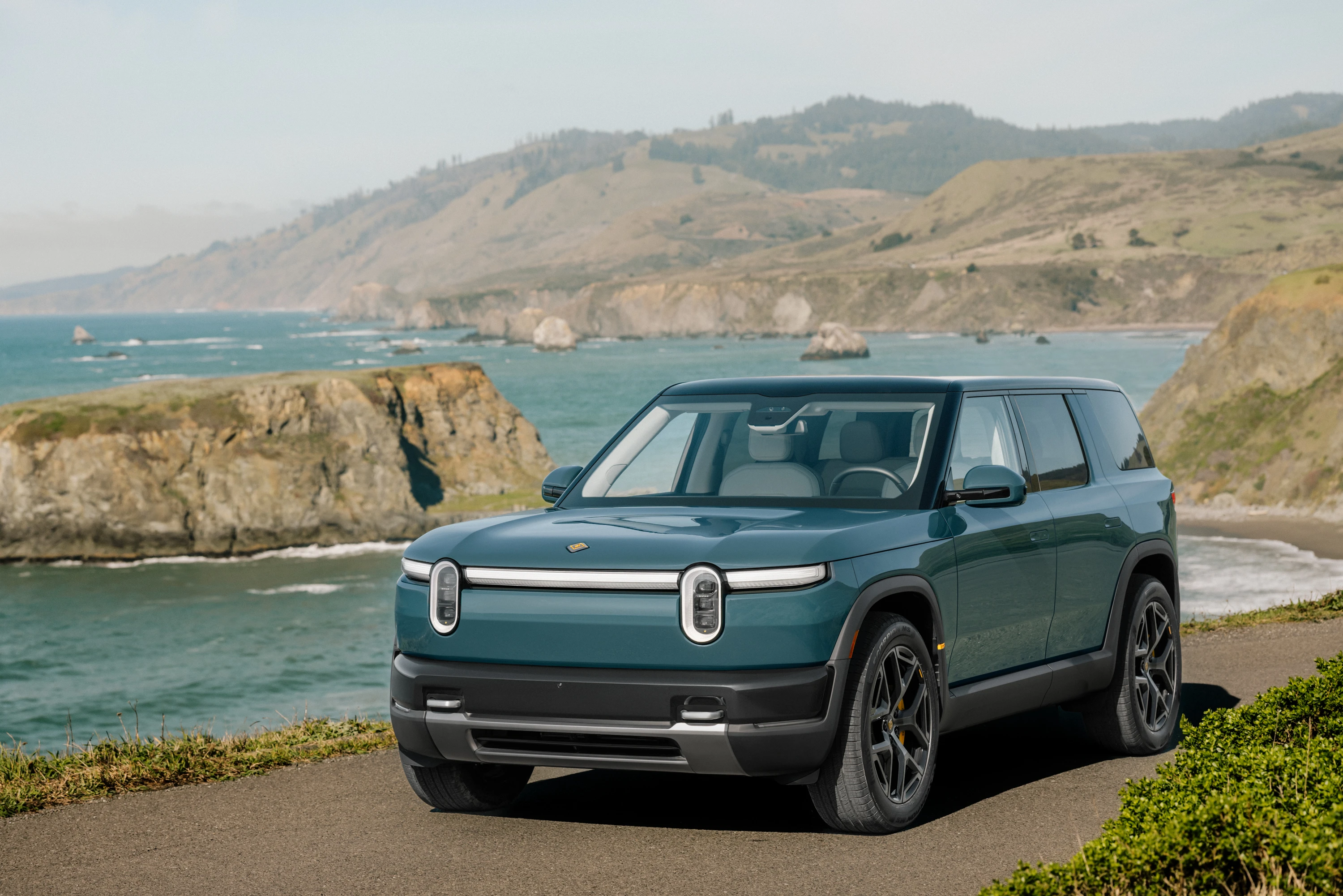 Rivian R2 Dual-Motor AWD exterior view