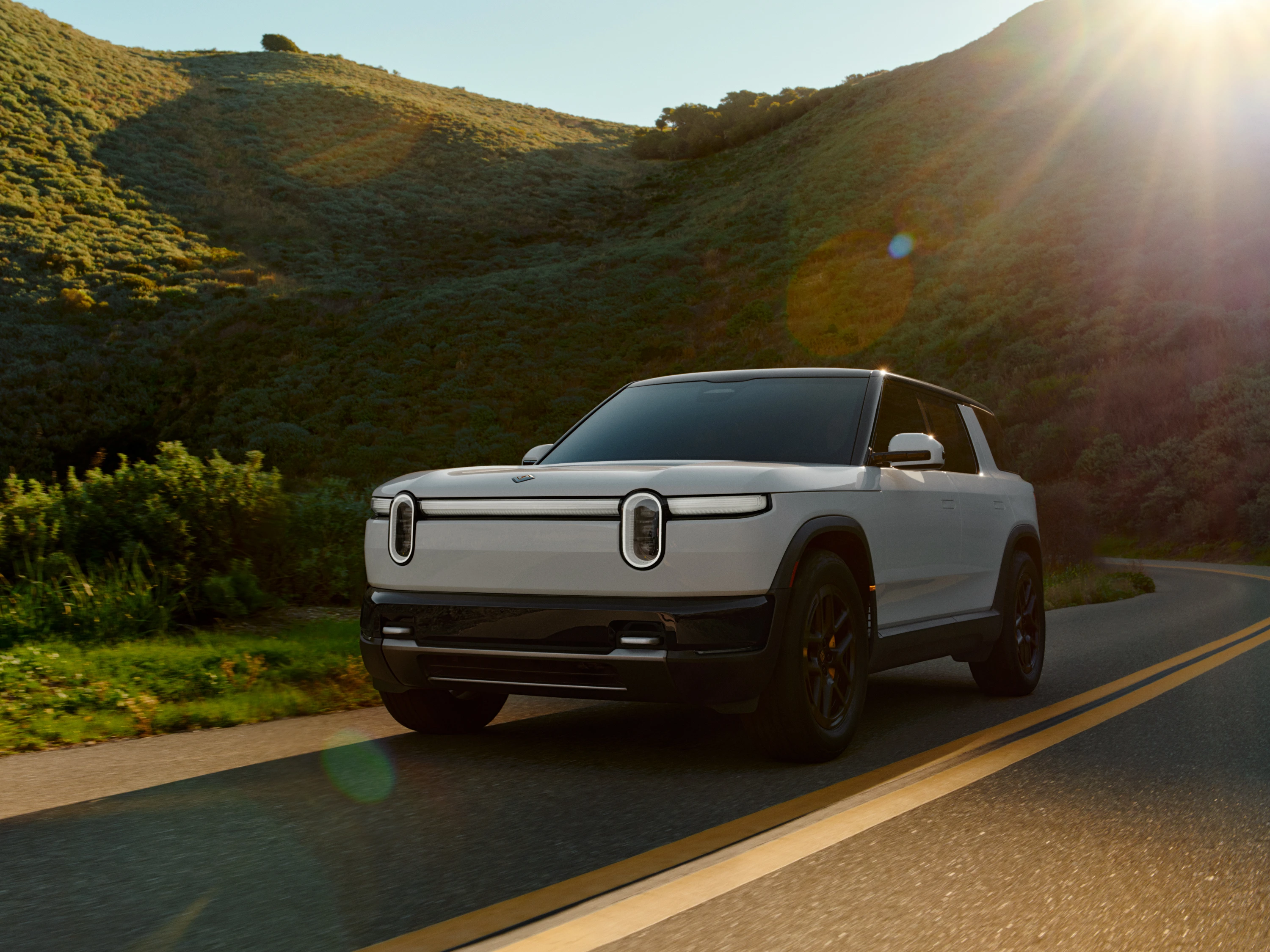 Rivian R2 Dual-Motor AWD exterior view