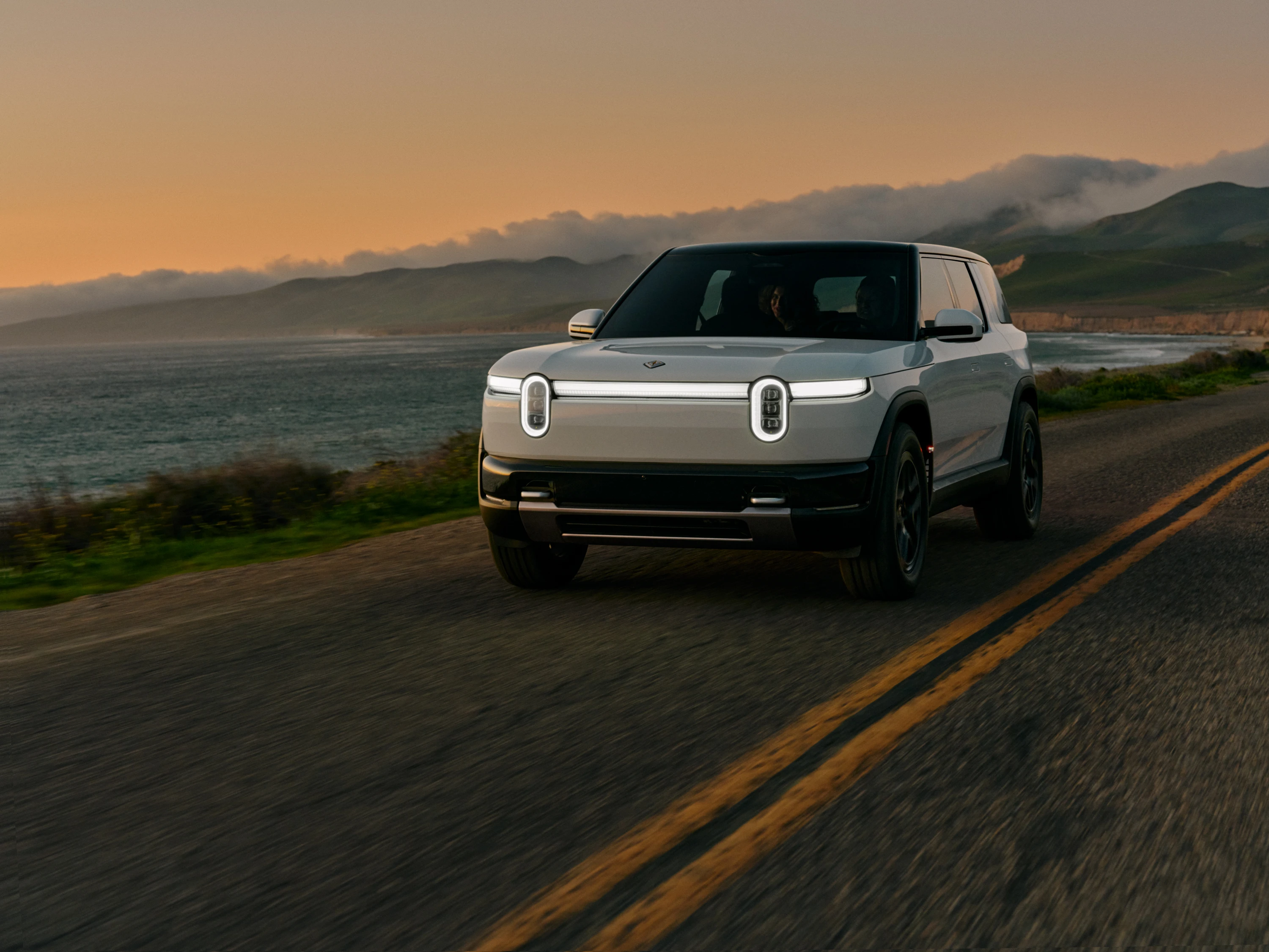 Rivian R2 Dual-Motor AWD exterior view