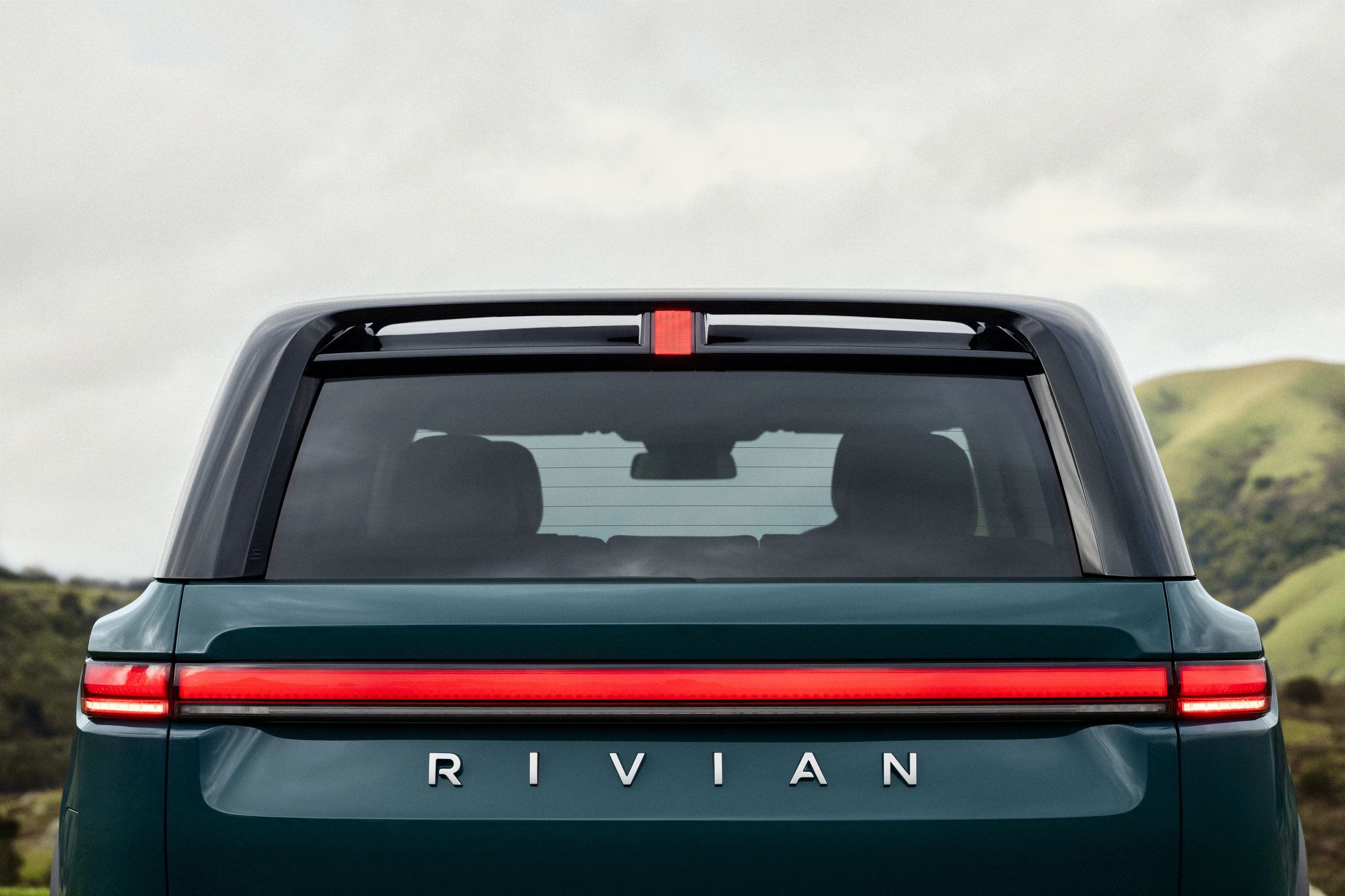 Rivian R2 Dual-Motor AWD Performance exterior view