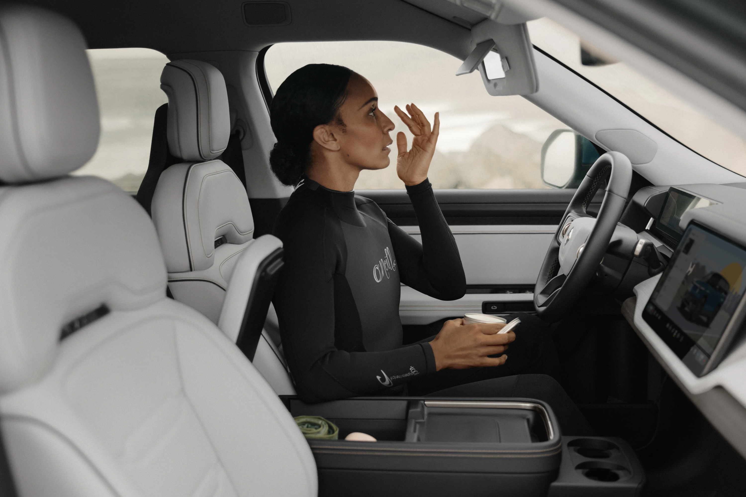 Rivian R2 Dual-Motor AWD Performance frontseats view