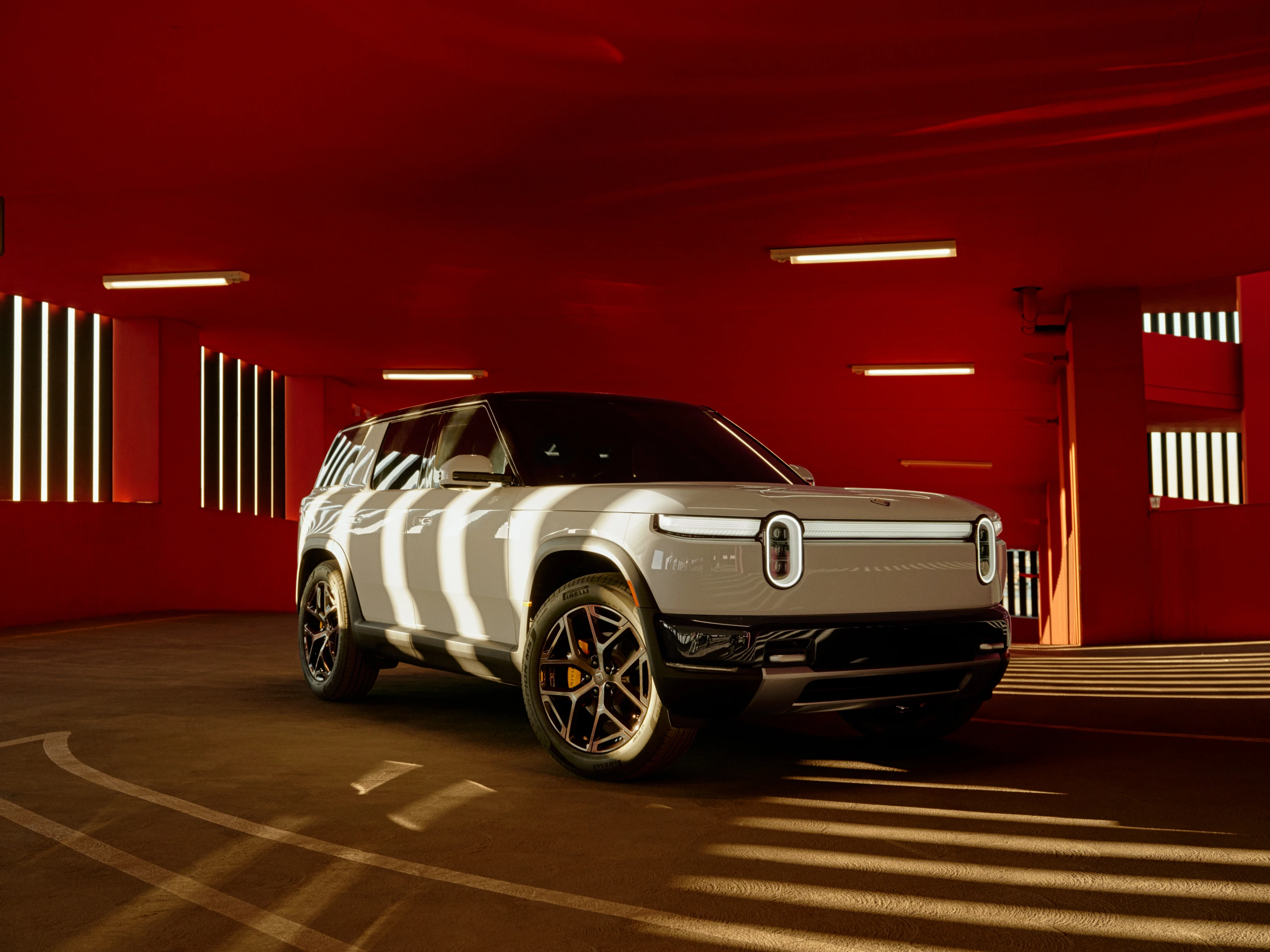 Rivian R2 Dual-Motor AWD Performance exterior view