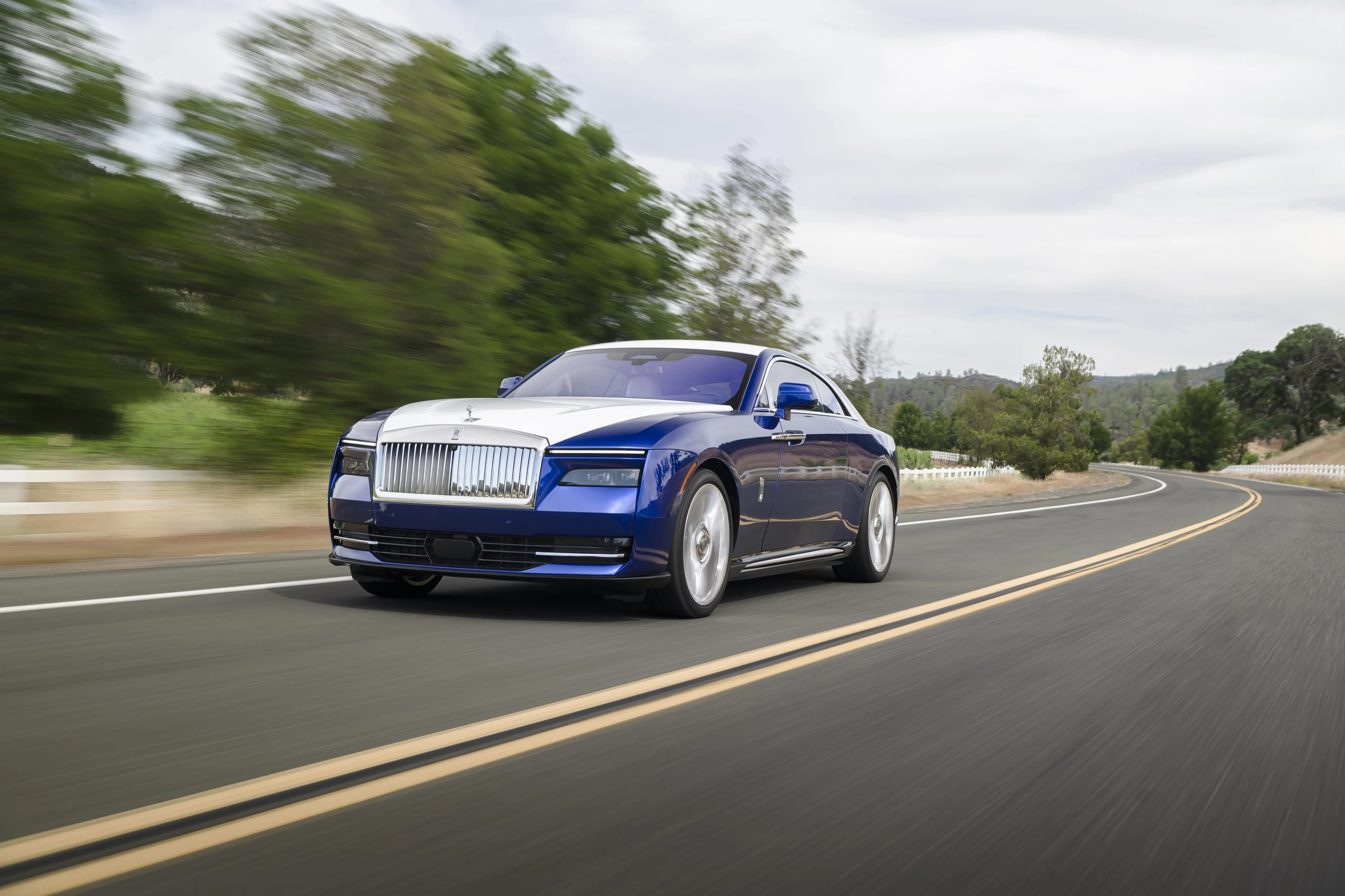 Rolls-Royce Spectre exterior view