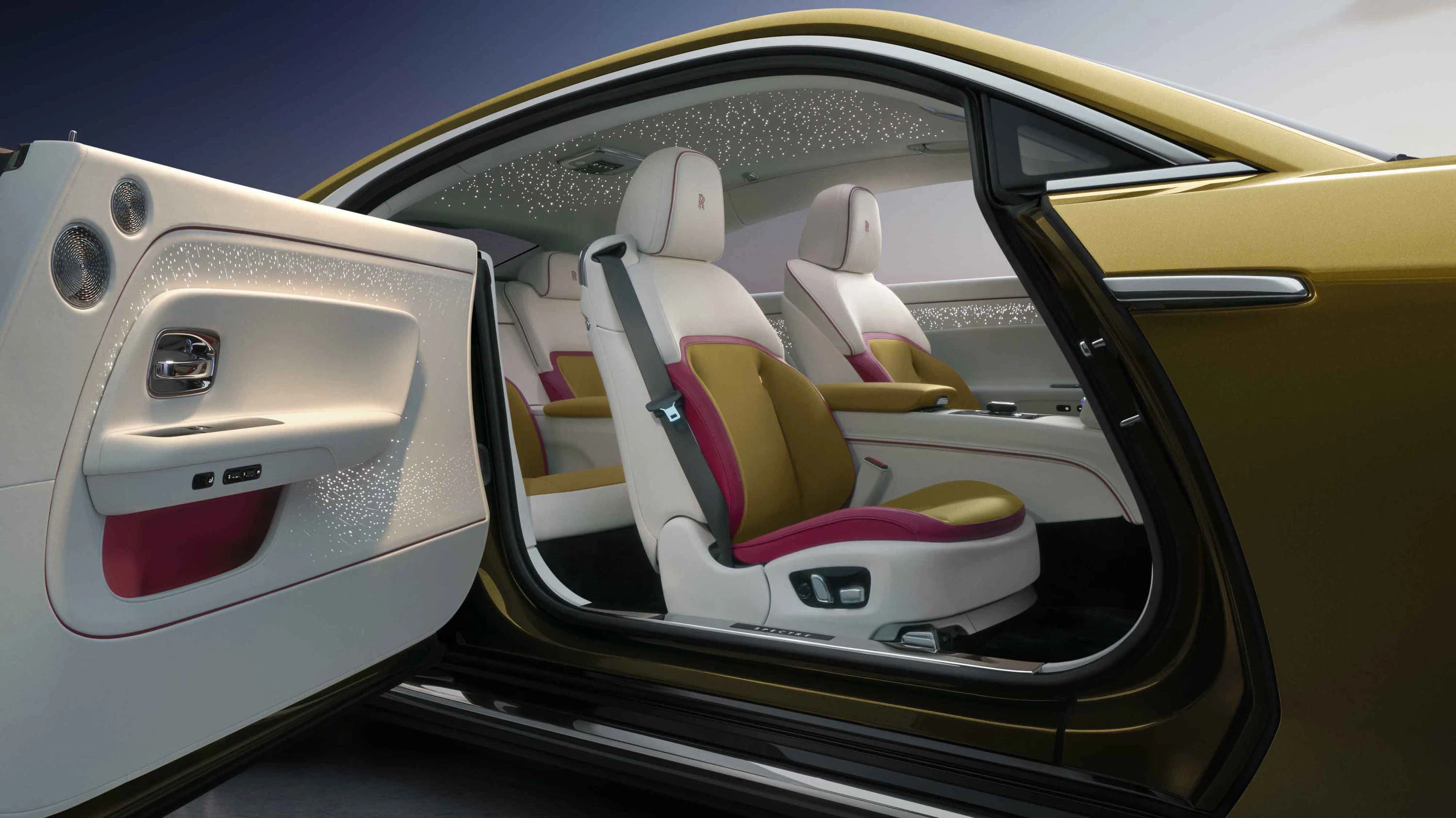 Rolls-Royce Spectre frontseats view
