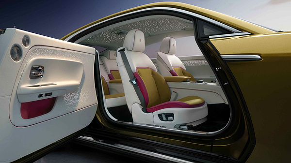 Rolls-Royce Spectre frontseats view