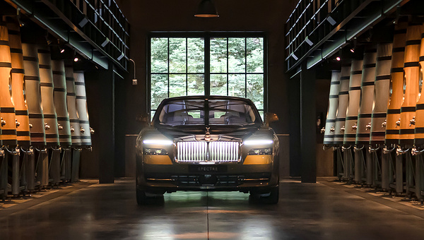Rolls-Royce Spectre headlights view
