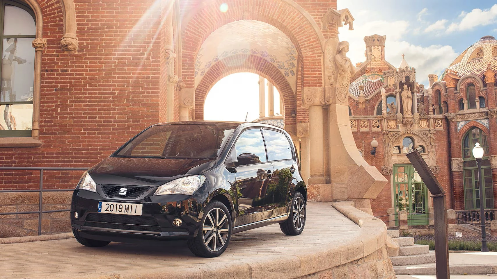 SEAT Mii electric 32.3 kWh electric vehicle exterior