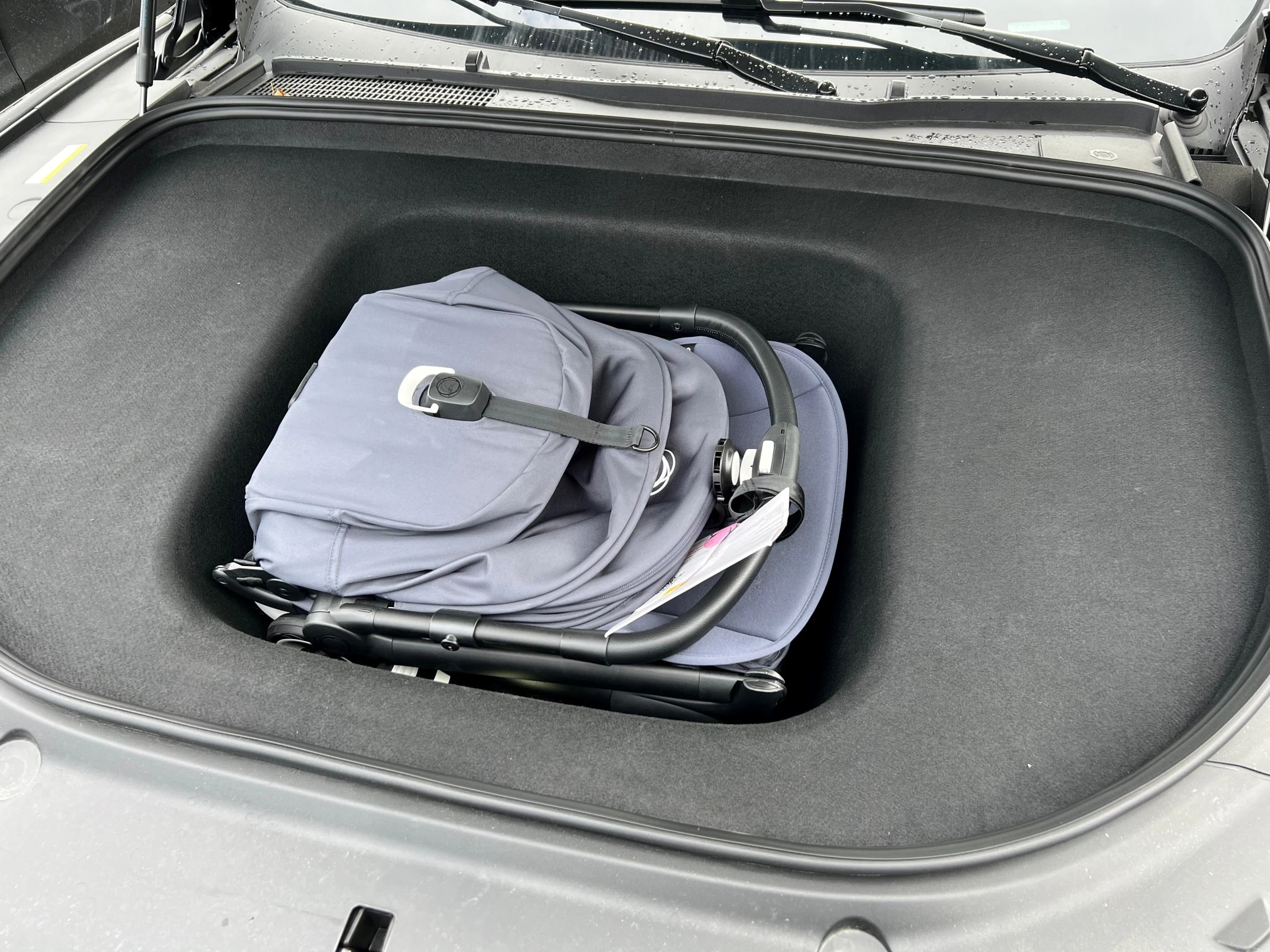 Seres 5 4WD Premium frunk view