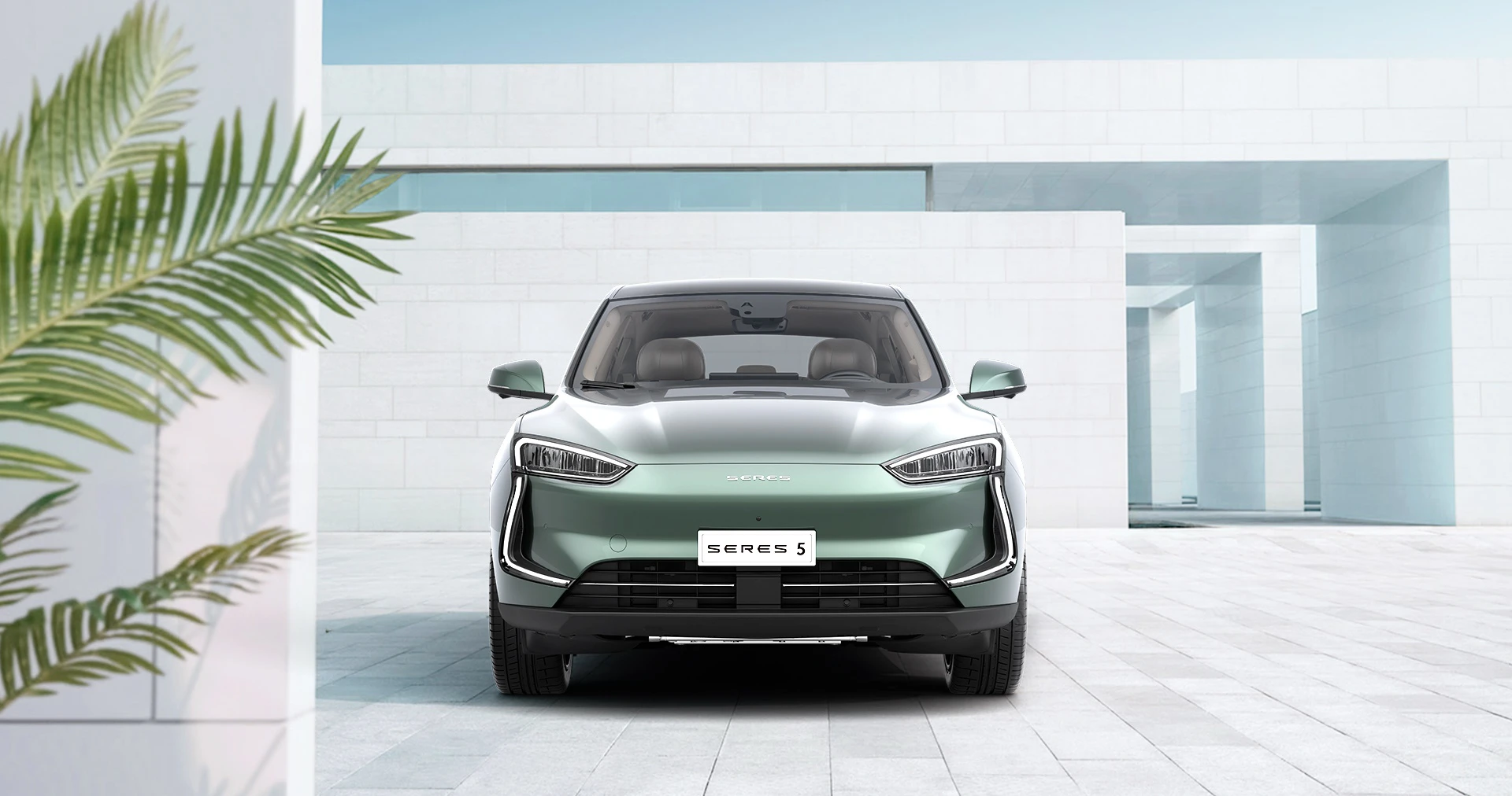 Seres 5 4WD Premium exterior view