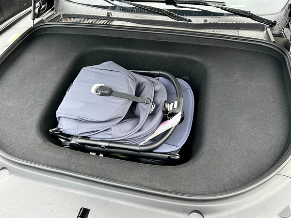 Seres 5 4WD Premium frunk view