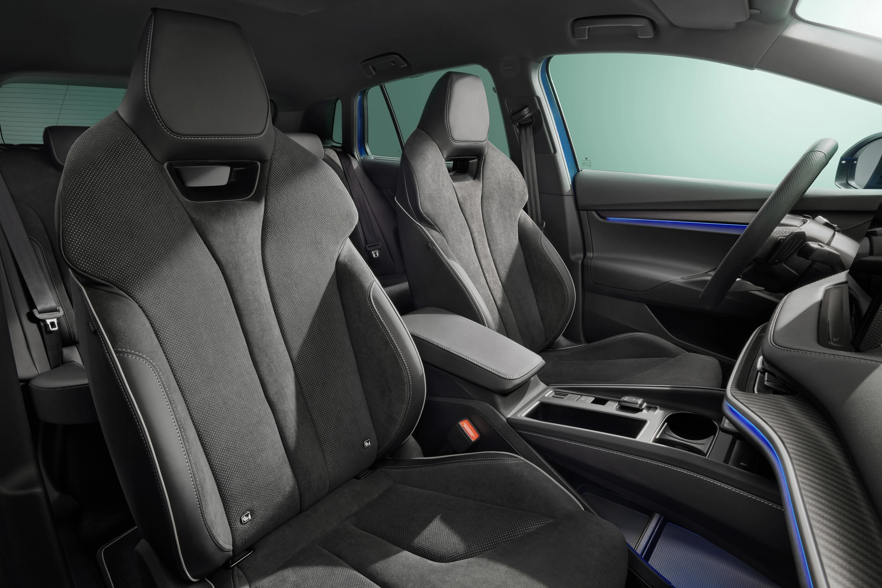 SKODA Elroq 85 frontseats view