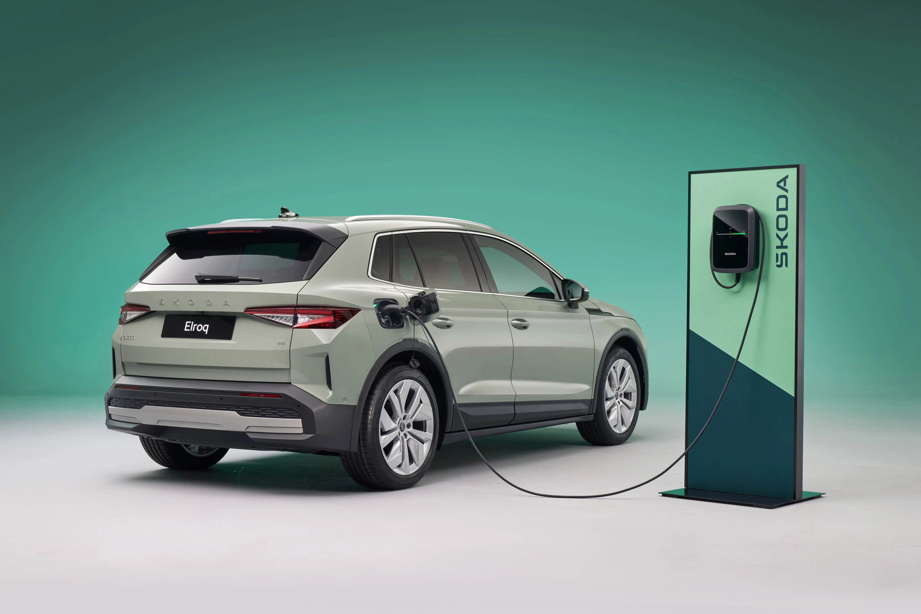 SKODA Elroq 85 charging view
