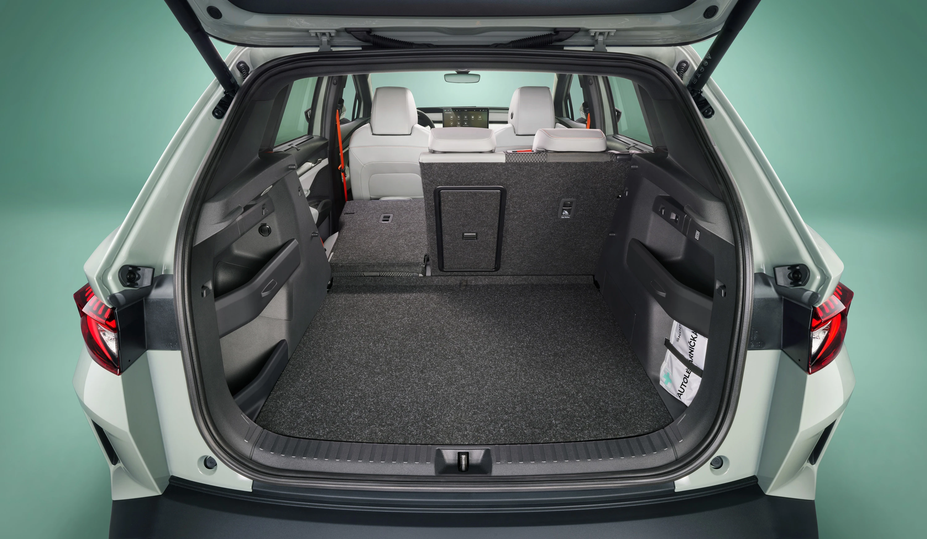 SKODA Elroq 85 trunk view