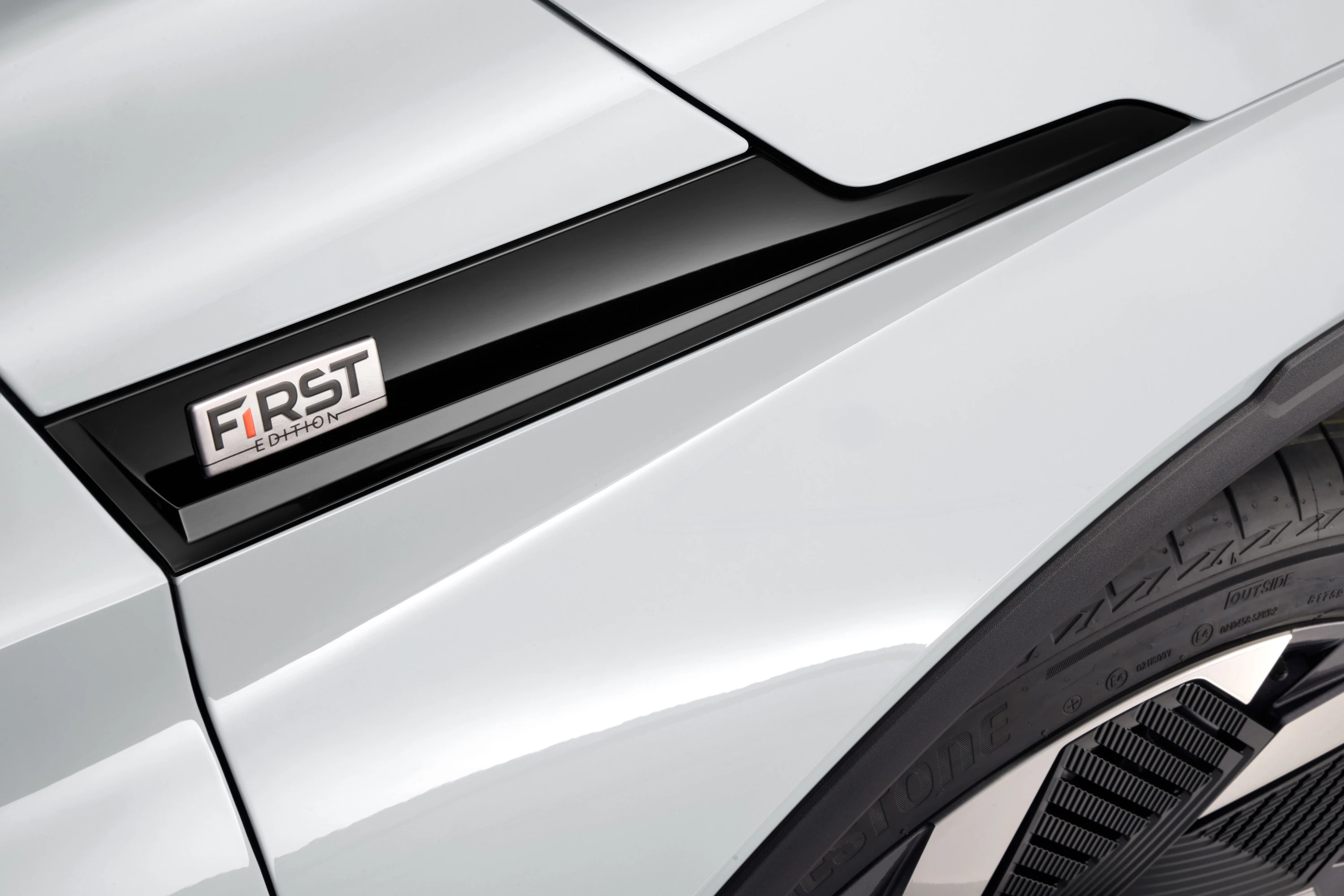 SKODA Elroq 85 details view