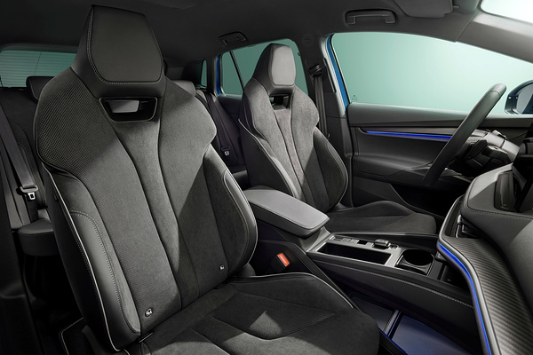 SKODA Elroq 85x frontseats view