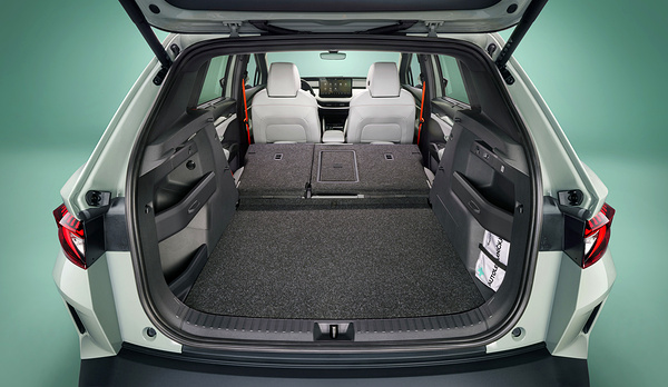 SKODA Elroq 85x trunk view