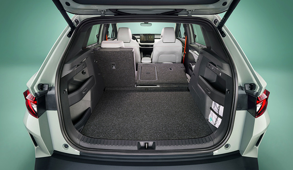 SKODA Elroq 85x trunk view