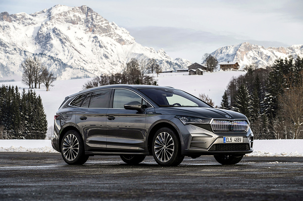 SKODA ENYAQ 60 exterior view