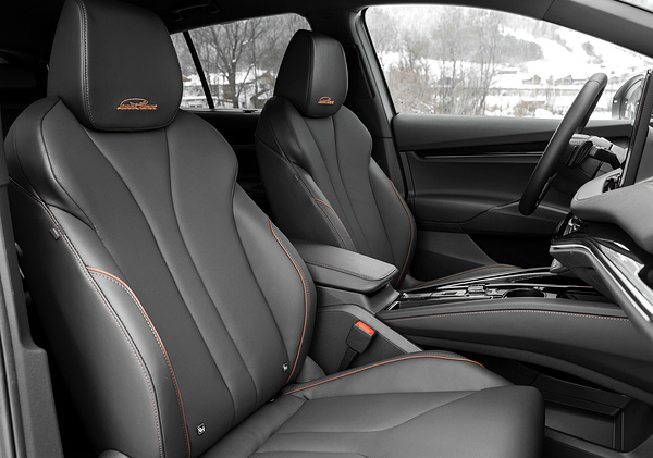 SKODA ENYAQ 60 frontseats view