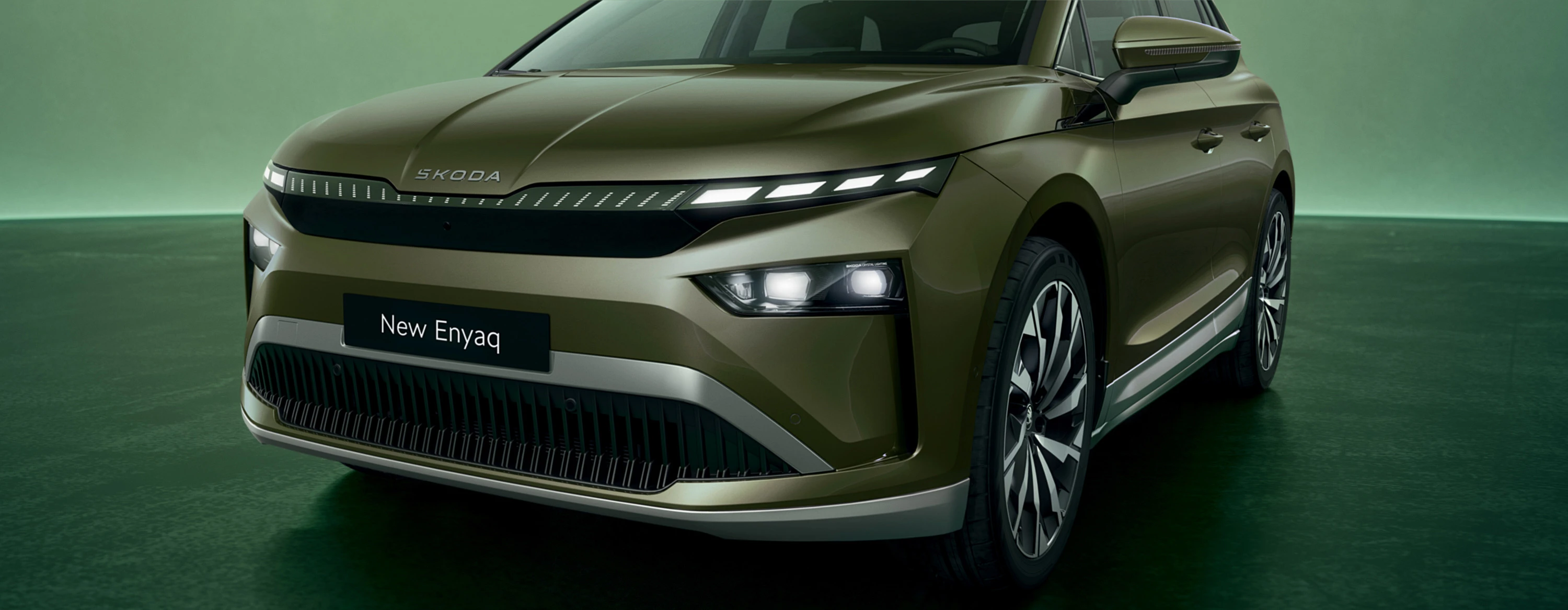 SKODA ENYAQ 85 headlights view