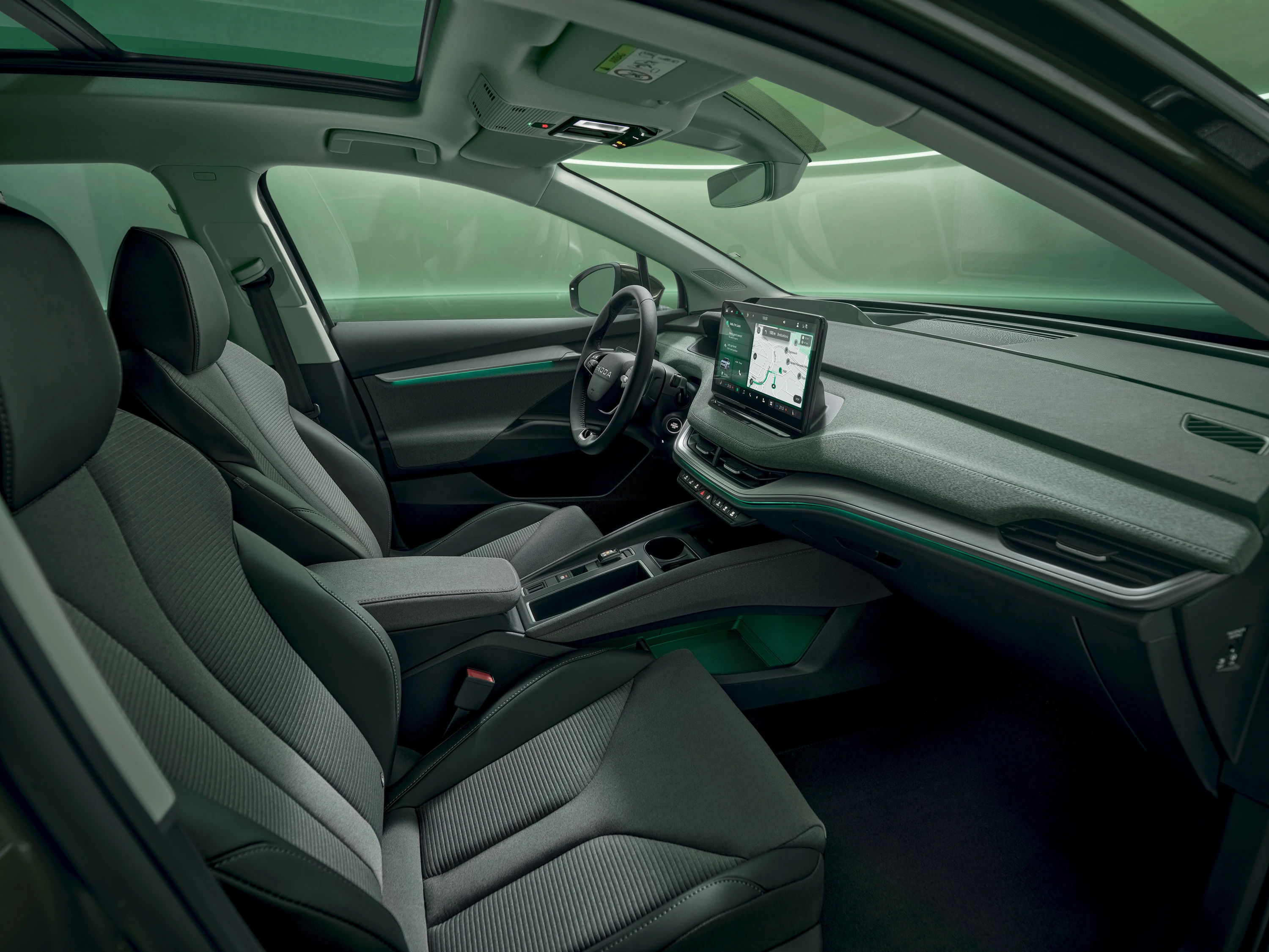SKODA ENYAQ 85 frontseats view