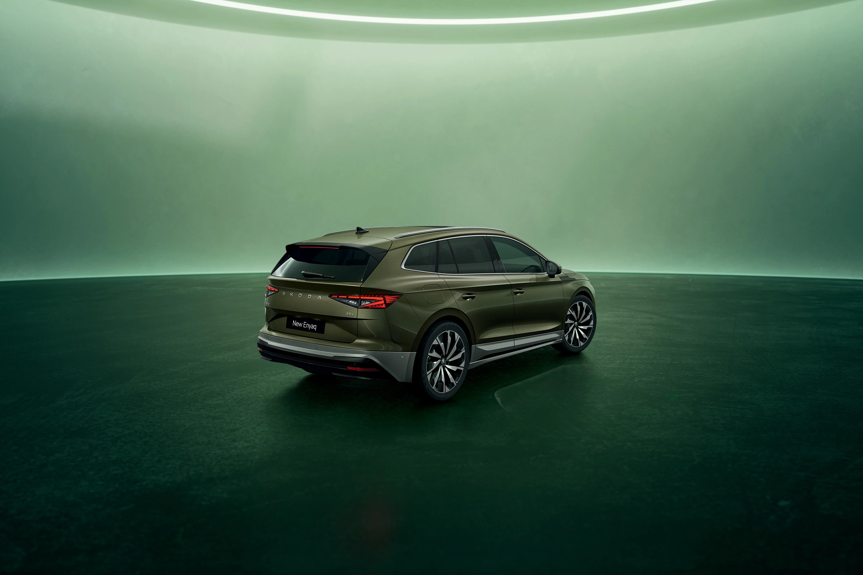SKODA ENYAQ 85 exterior view