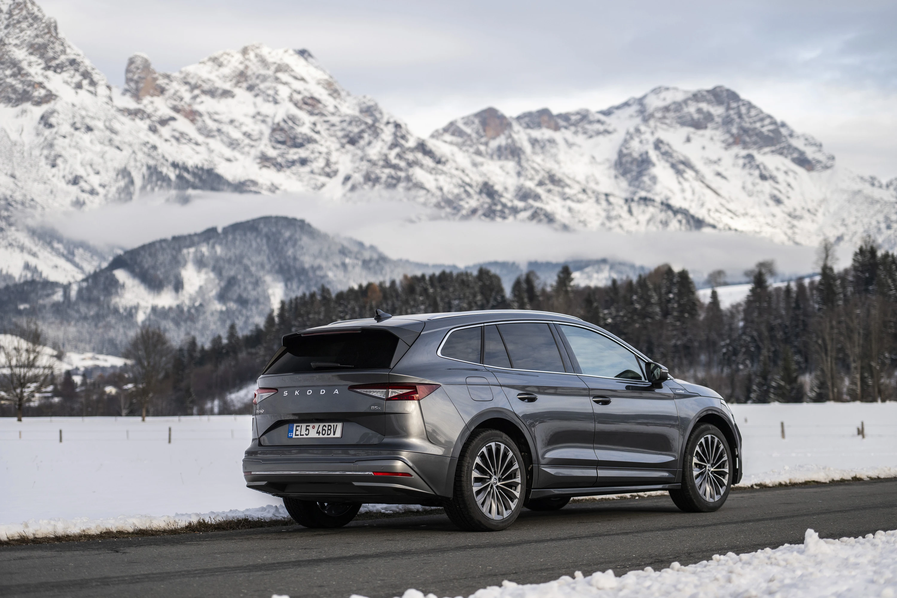 SKODA ENYAQ 85 (GEN1) exterior view