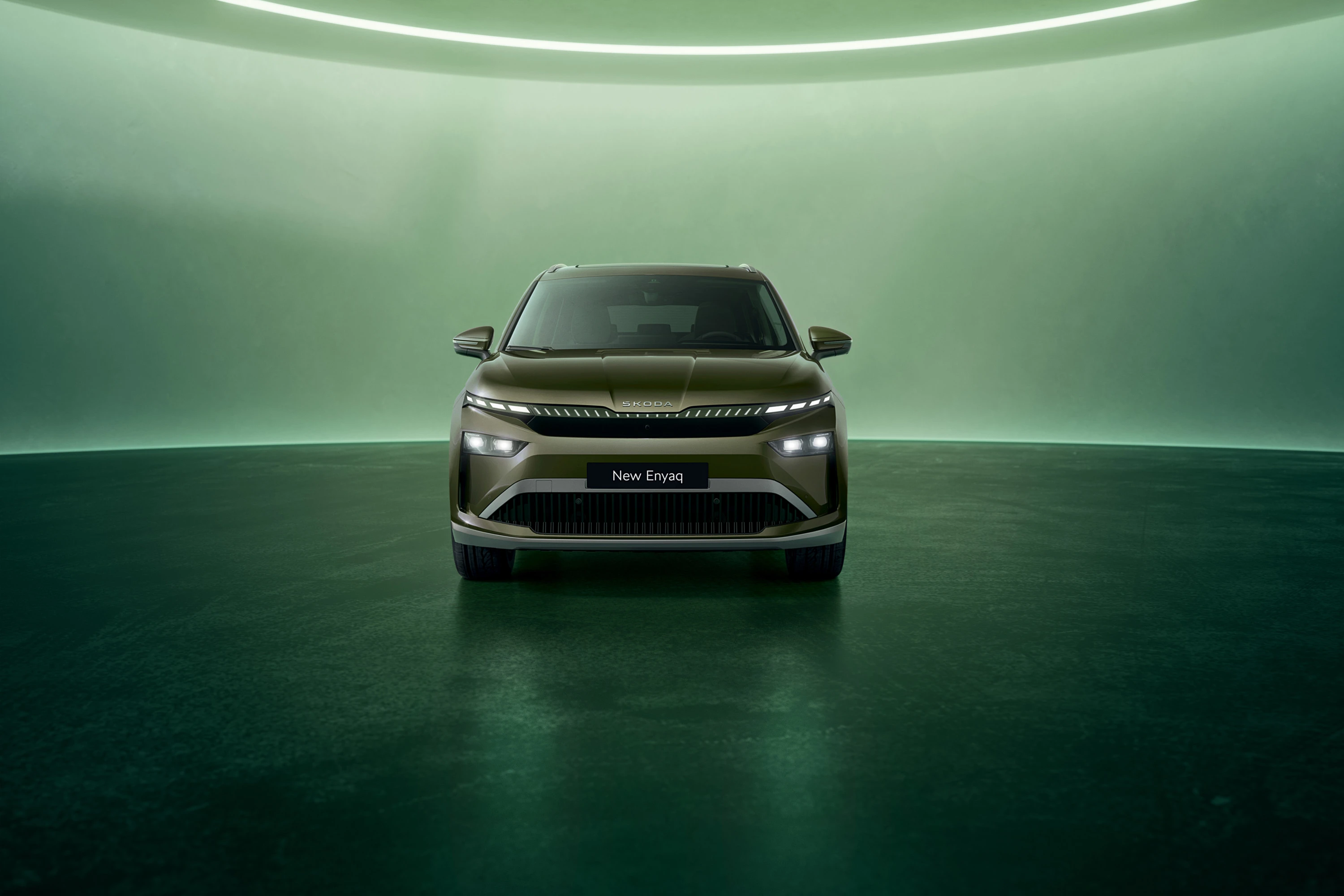 SKODA ENYAQ 85x exterior view