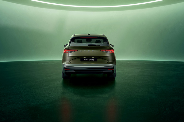 SKODA ENYAQ 85x exterior view