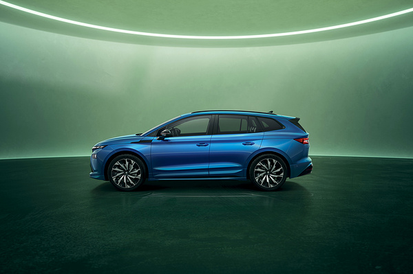 SKODA ENYAQ 85x exterior view