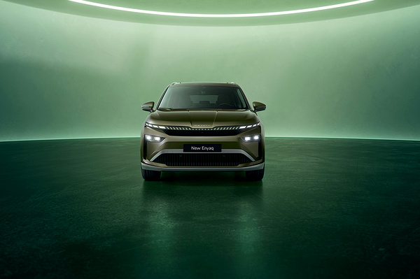 SKODA ENYAQ 85x exterior view